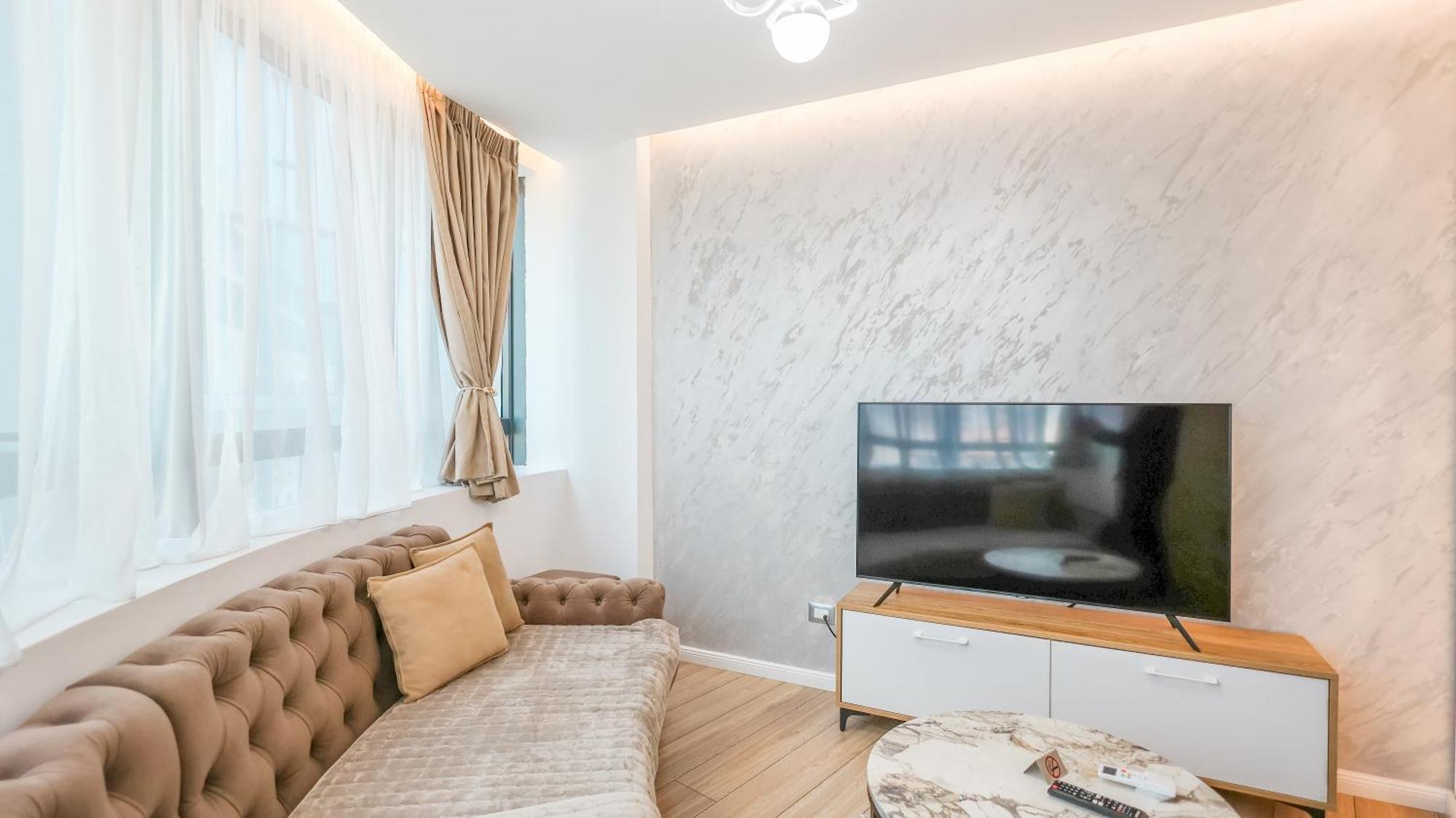 Premium Apartment In The Center Тирана Екстериор снимка