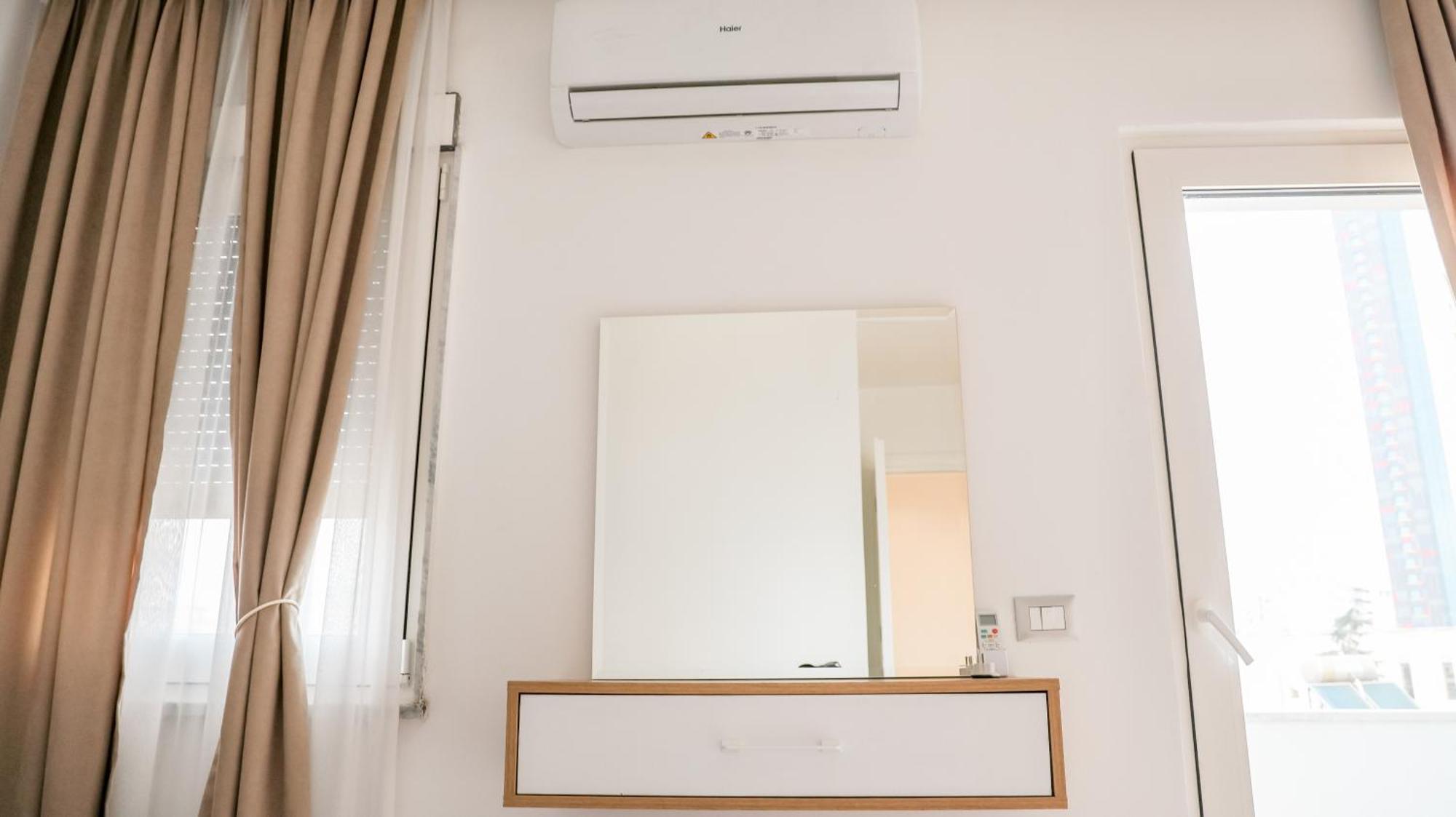 Premium Apartment In The Center Тирана Екстериор снимка