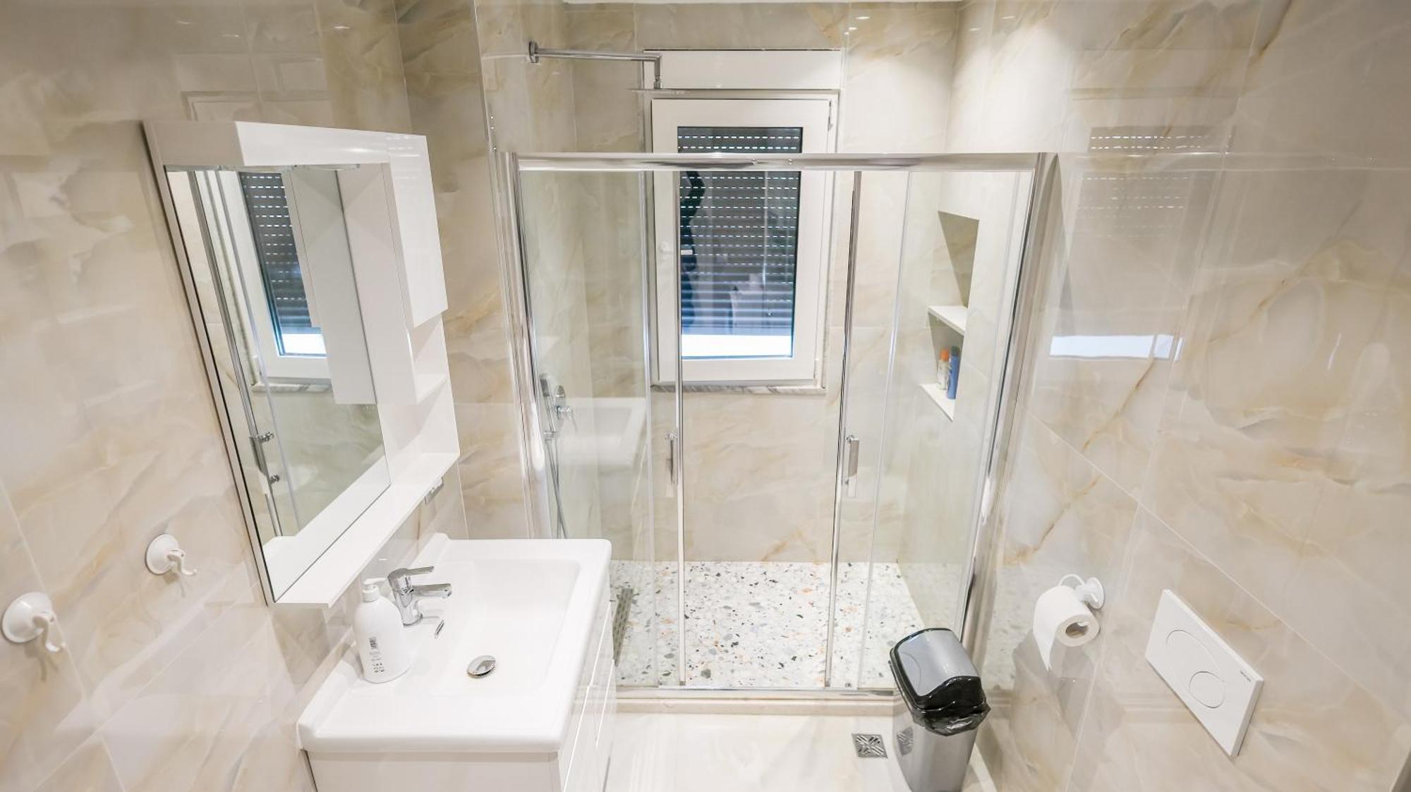 Premium Apartment In The Center Тирана Екстериор снимка